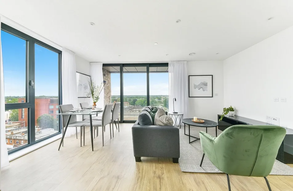 Fairfield Avenue, Staines Upon Thames, Greater London, TW18 - Chase Evans