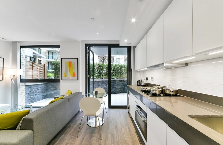 Chaucer Gardens, Goodman's Fields, Aldgate, London, E1 - Chase Evans