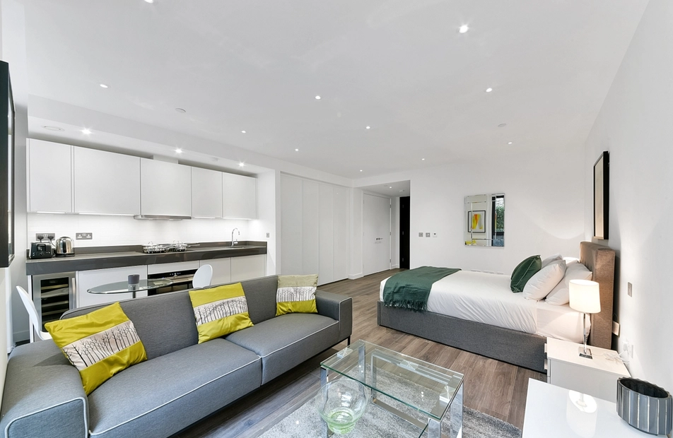 Chaucer Gardens, Goodman's Fields, Aldgate, London, E1 - Chase Evans
