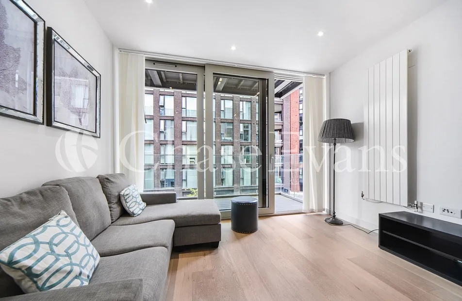 Liner House, 12 Admiralty Avenue, Docklands, London, E16 - Chase Evans