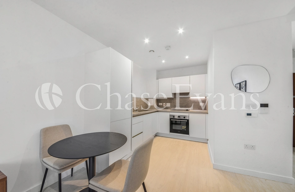 Perryfield Way, Hendon, London, NW9 - Chase Evans