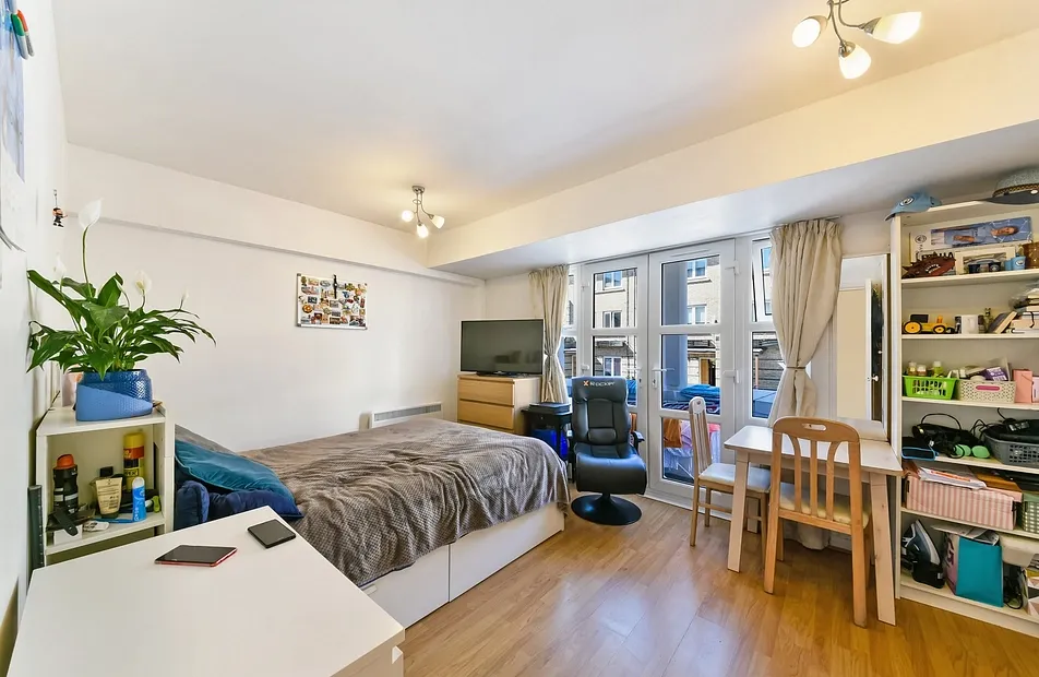 Ferry Street, Isle Of Dogs, London, E14 - Chase Evans