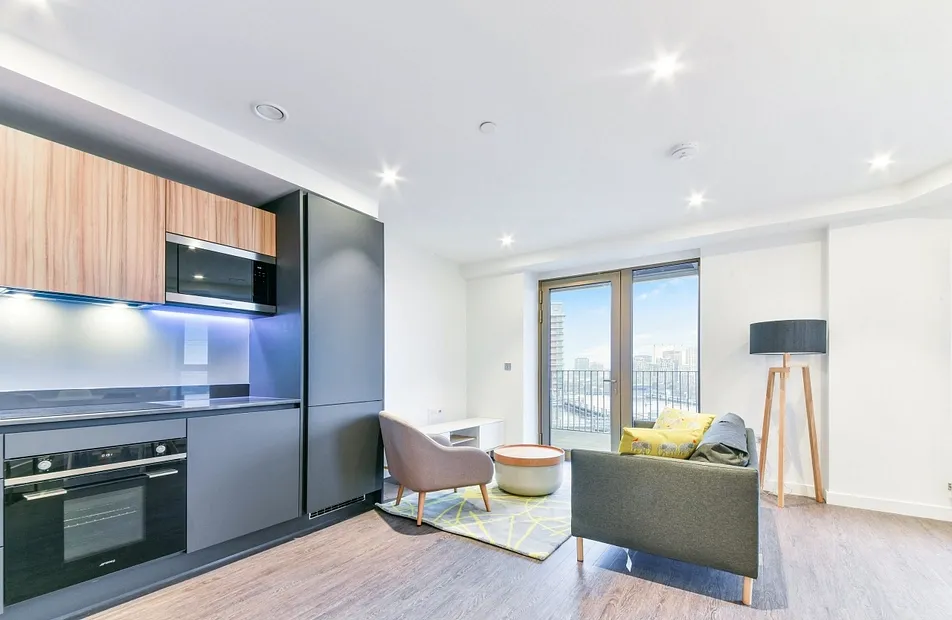 Western Gateway, Royal Docks, London, E16 - Chase Evans