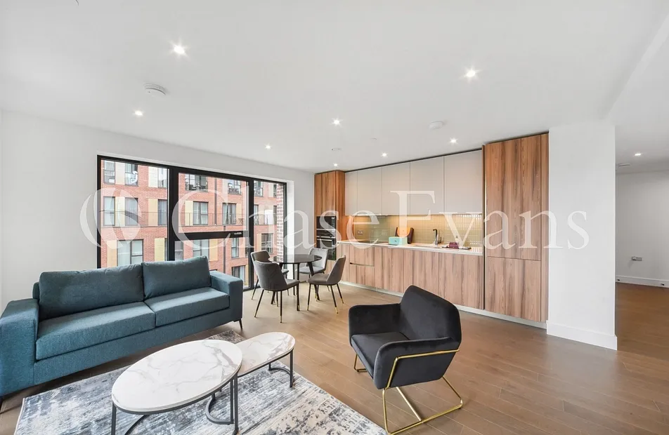 Belfield Mansions, 35 Heygate Street, Elephant And Castle, London, SE17 - Chase Evans