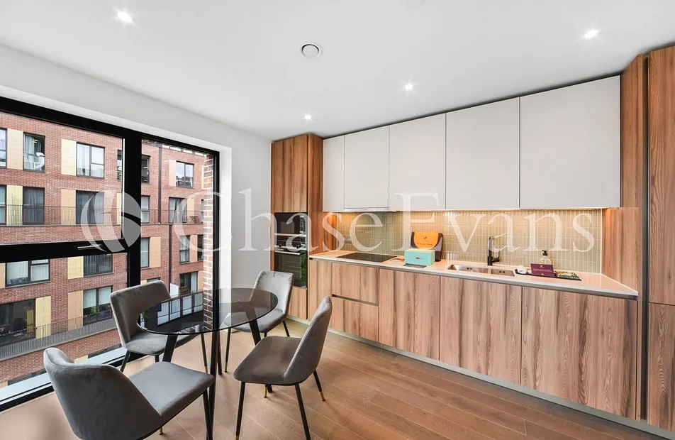 Belfield Mansions, 35 Heygate Street, Elephant And Castle, London, SE17 - Chase Evans