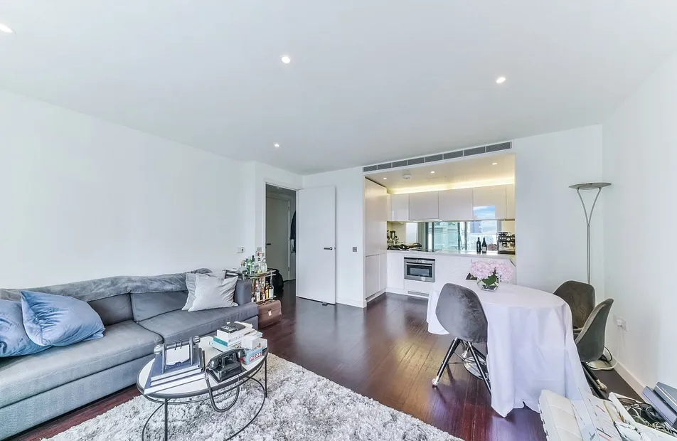 West Tower, Pan Peninsula, 1 Pan Peninsula Square, Canary Wharf, London, E14 - Chase Evans