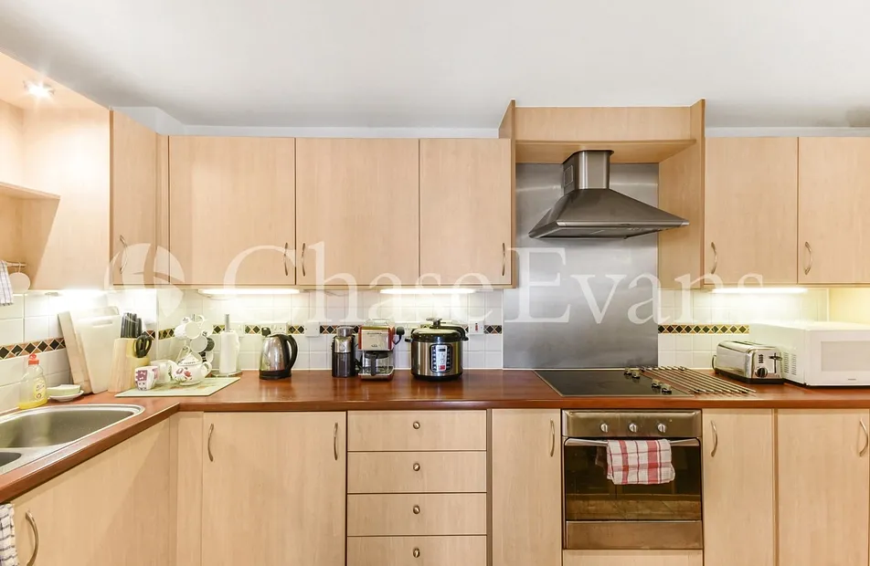 St. Davids Square, Isle Of Dogs, London, E14 - Chase Evans