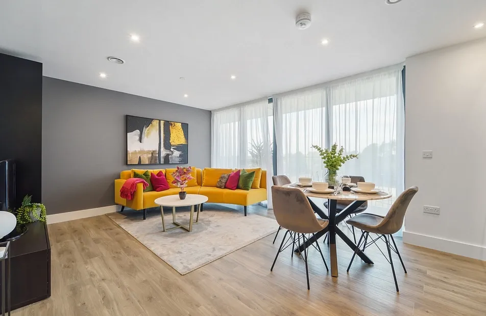 Sandown House, London Square, 124 High Street, Staines-upon-thames, Staines, TW18 - Chase Evans