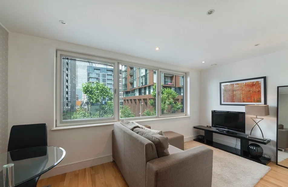 Indescon Square, Canary Wharf, London, E14 - Chase Evans