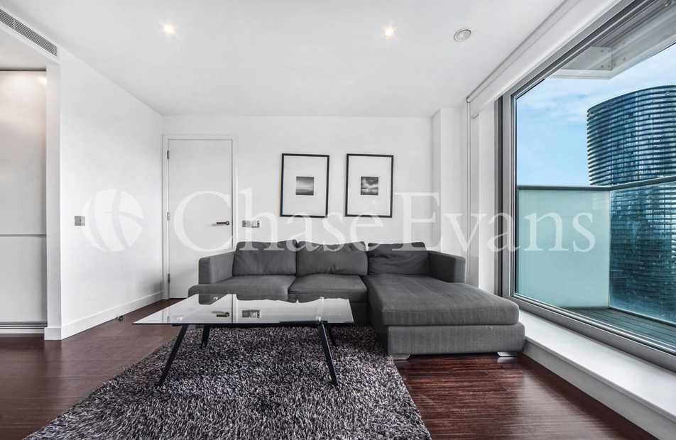 Pan Peninsula Square, Canary Wharf, London, E14 - Chase Evans