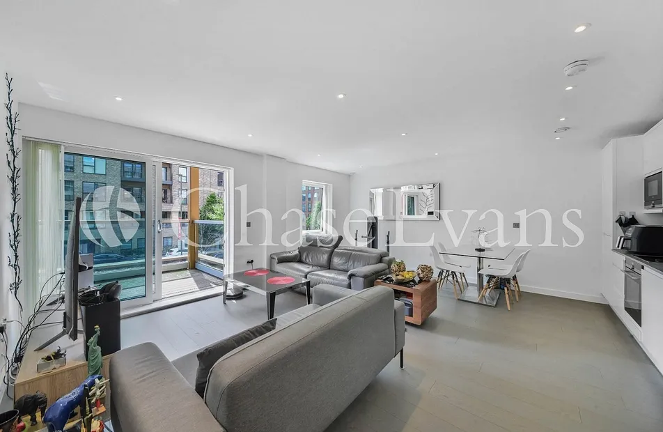Lismore Boulevard, Colindale, London, NW9 - Chase Evans