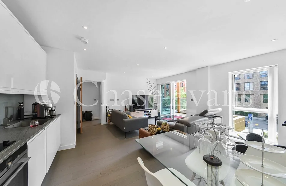 Lismore Boulevard, Colindale, London, NW9 - Chase Evans