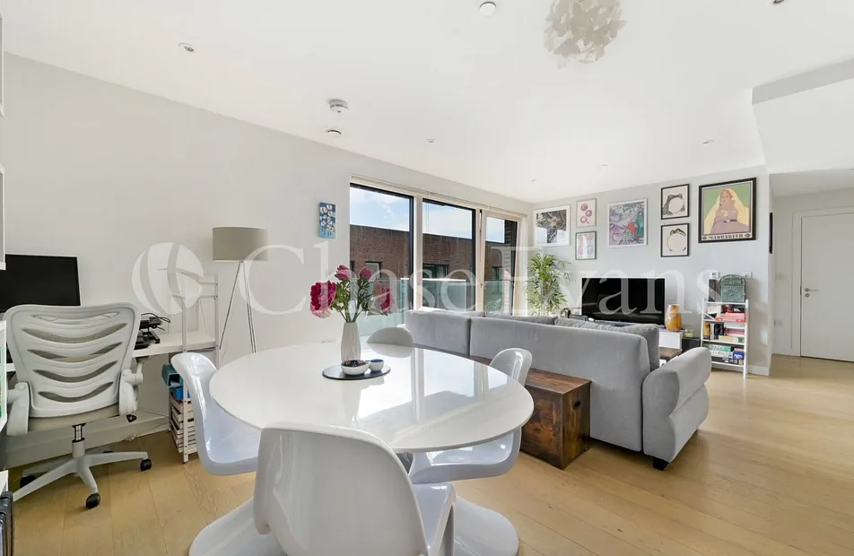 Capell Apartments, Victory Place, Elephant & Castle, London, SE17 - Chase Evans