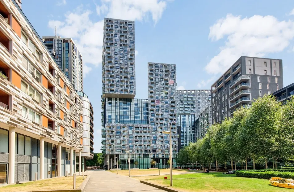 Lincoln Plaza, Canary Wharf, London, E14 - Chase Evans