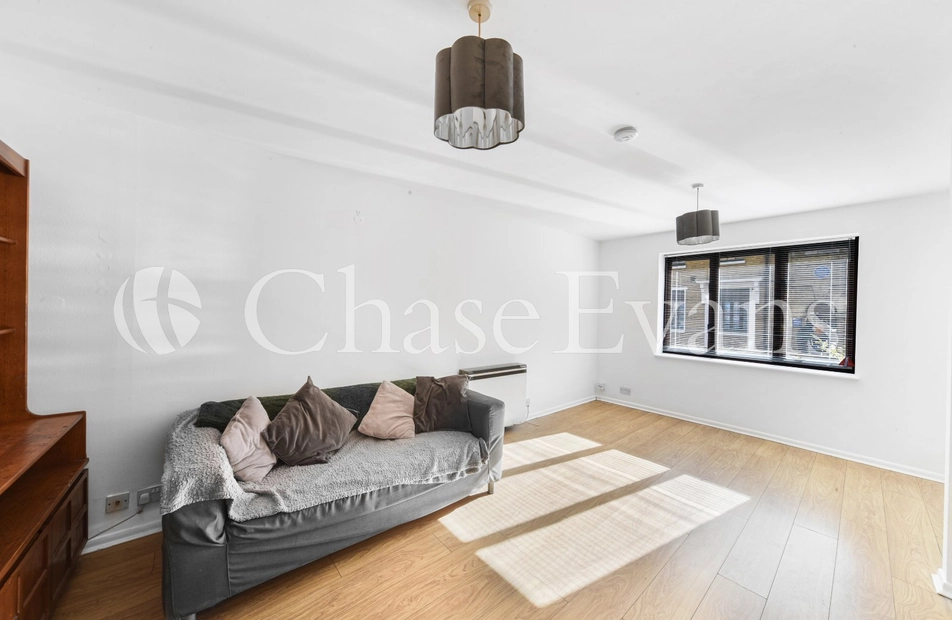 Transom Square, Isle Of Dogs, London, E14 - Chase Evans