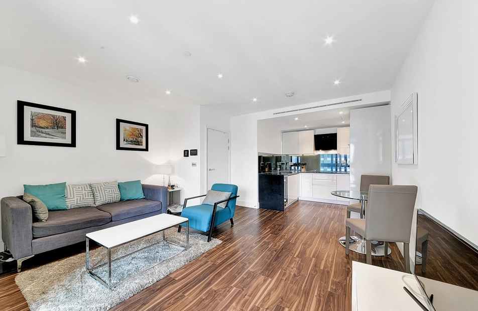New Drum Street, Aldgate, London, E1 - Chase Evans