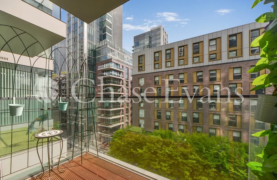 Cashmere House, Goodman's Fields, Leman Street, Aldgate, London, E1 - Chase Evans