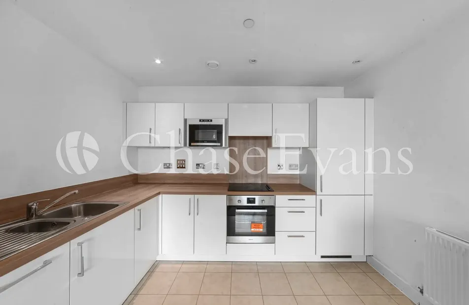 Waterside Park, Agnes George Walk, Royal Docks, London, E16 - Chase Evans