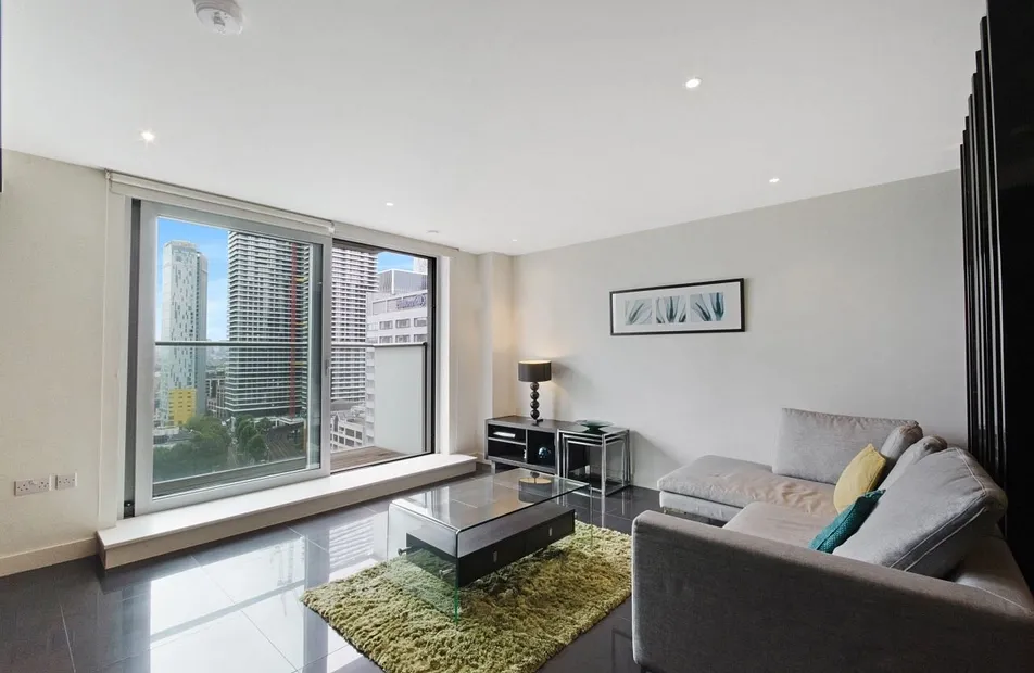 Pan Peninsula Square, Canary Wharf, London, E14 - Chase Evans