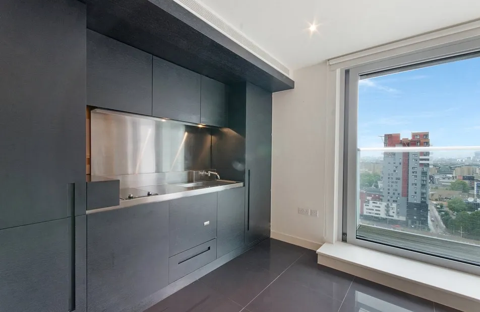 Pan Peninsula Square, Canary Wharf, London, E14 - Chase Evans