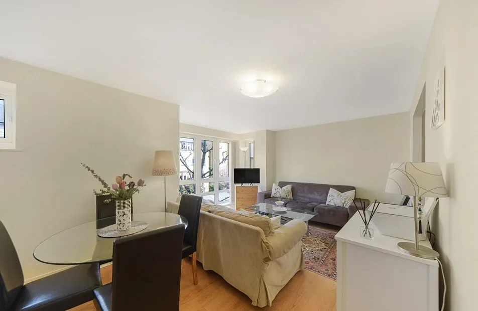 St Davids Square, Docklands, London, E14 - Chase Evans