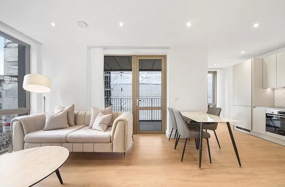 New Village Avenue, Poplar, London, E14 - Chase Evans