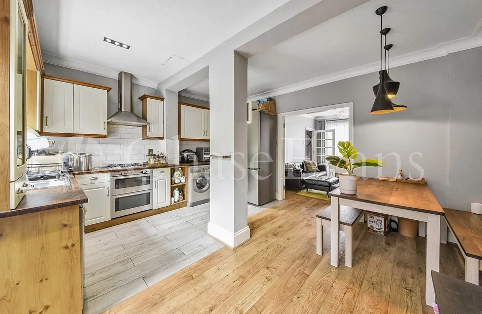 Hesperus Crescent, Isle of Dogs, London, E14 - Chase Evans