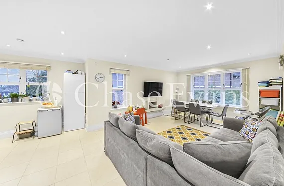 Varley Drive, Twickenham, Richmond Upon Thames, TW1 - Chase Evans