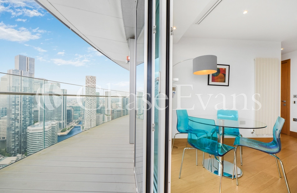 Crossharbour Plaza, Canary Wharf, London, E14 - Chase Evans
