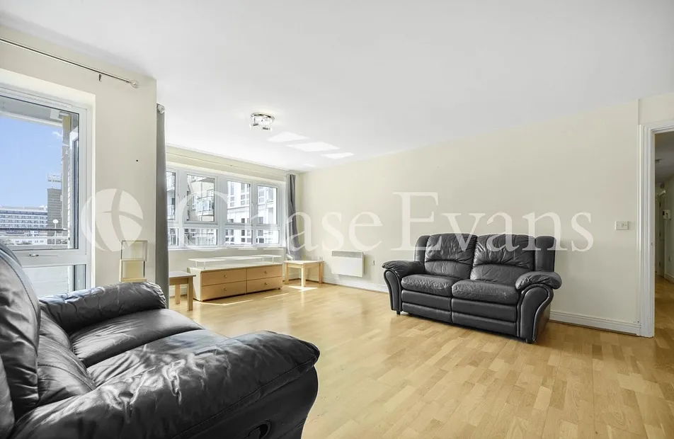 St. Davids Square, Isle Of Dogs, London, E14 - Chase Evans