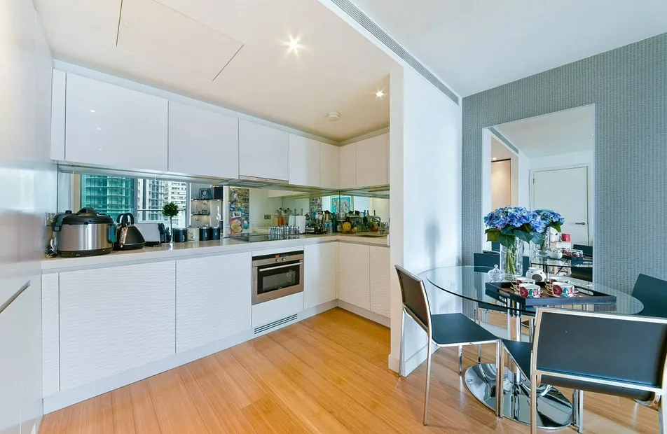 Pan Peninsula, Canary Wharf, London, E14 - Chase Evans