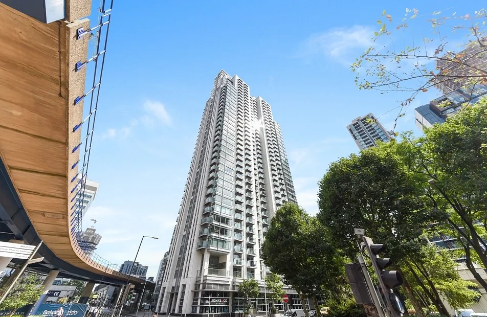 West Tower, 1 Pan Peninsula, Canary Wharf, London, E14 - Chase Evans