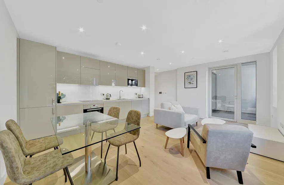 Walworth Square, Elephant & Castle, London, SE17 - Chase Evans