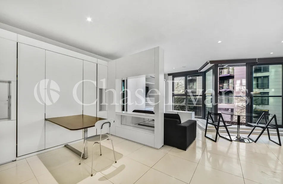 Baltimore Wharf, Canary Wharf, London, E14 - Chase Evans