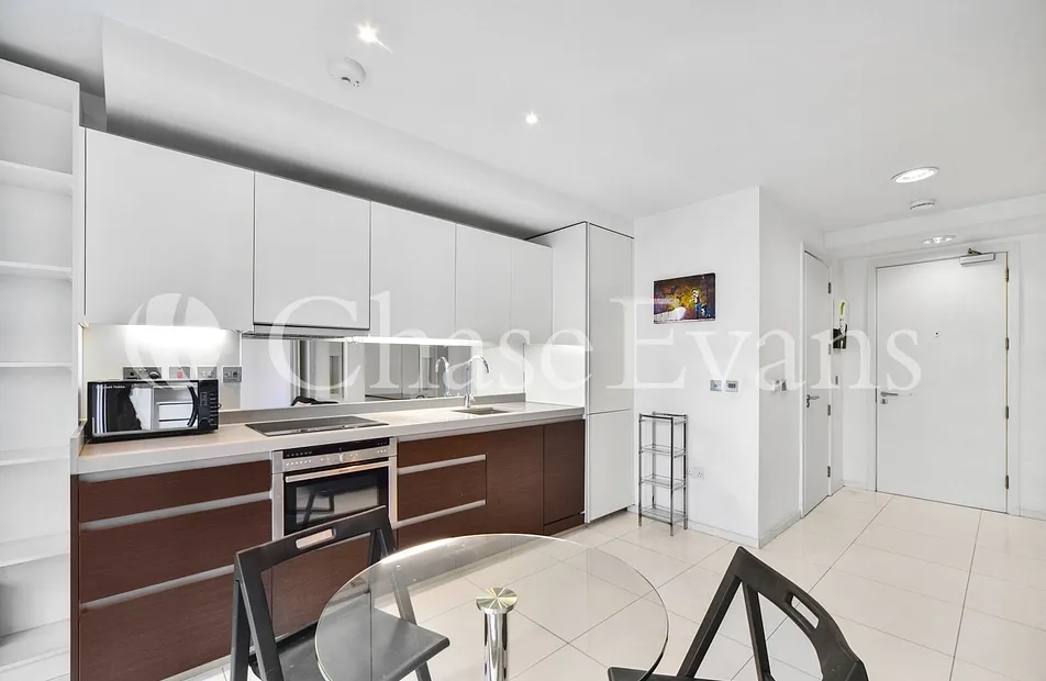 Baltimore Wharf, Canary Wharf, London, E14 - Chase Evans