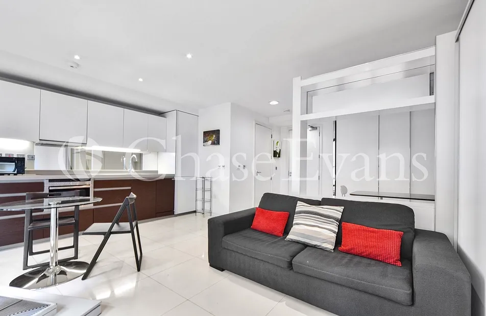 Baltimore Wharf, Canary Wharf, London, E14 - Chase Evans