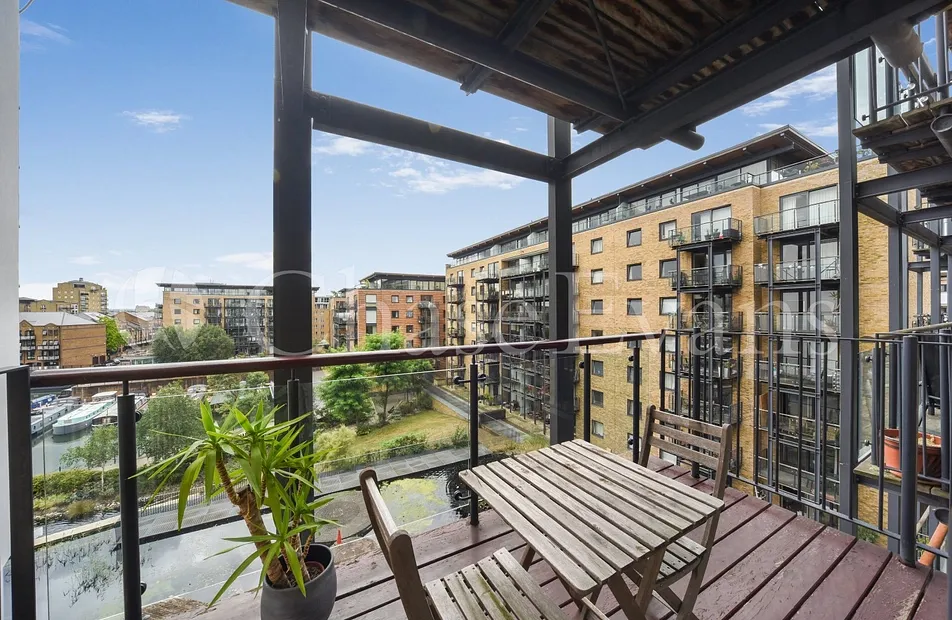 Berglen Court, Limehouse Basin, Branch Road, Limehouse, London, E14 - Chase Evans