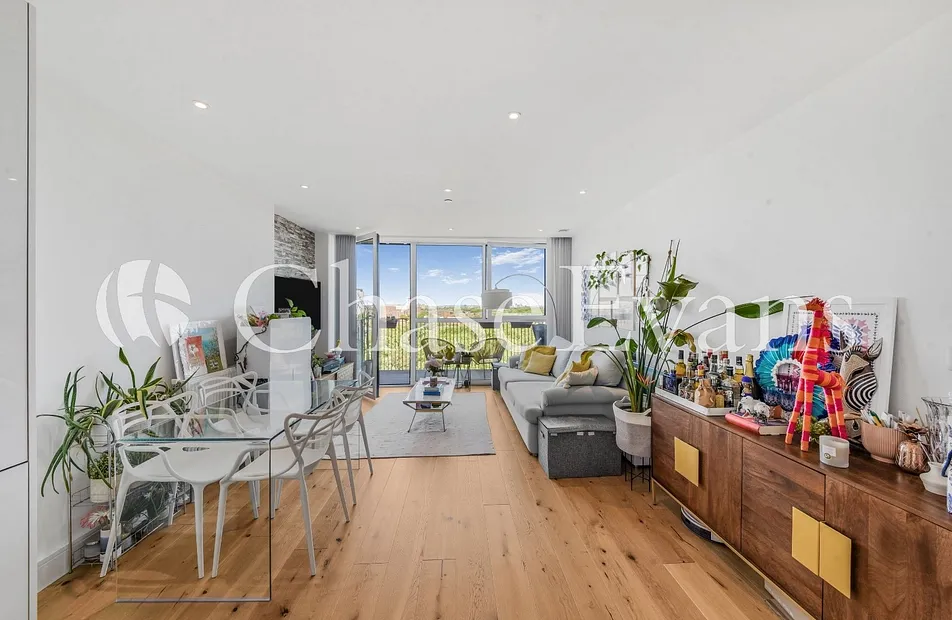 Caxton Street North, Canning Town, London, E16 - Chase Evans
