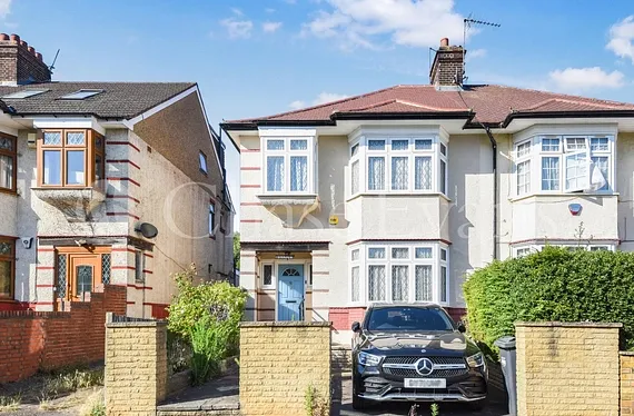 Boston Gardens, Brentford, Hounslow, TW8 - Chase Evans