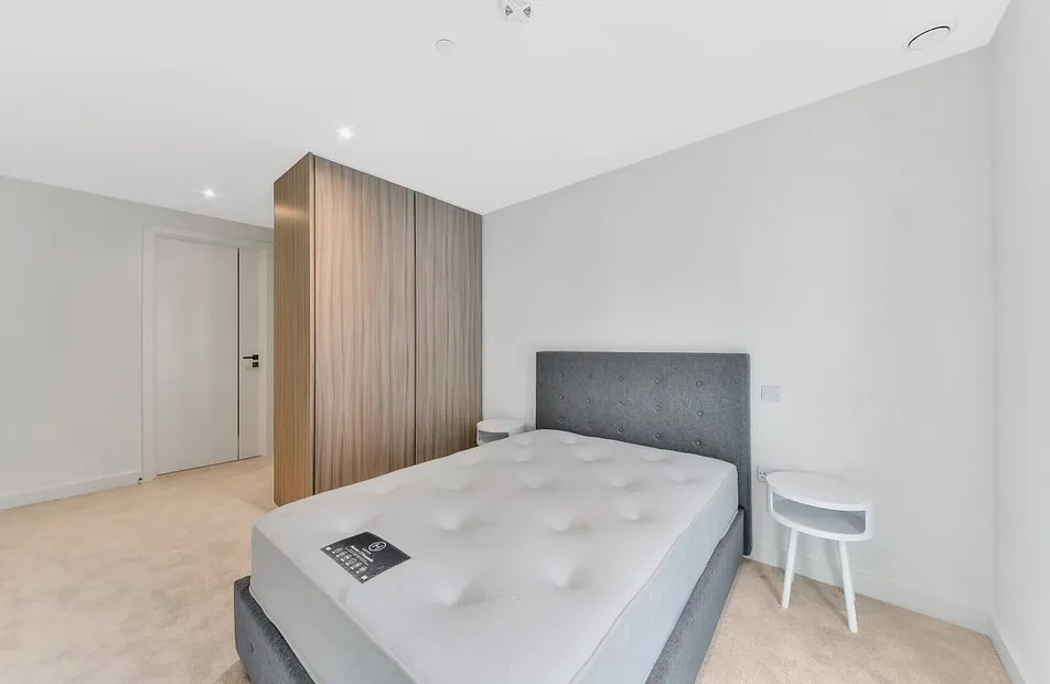 Duke Of Wellington Avenue, Woolwich, London, SE18 - Chase Evans