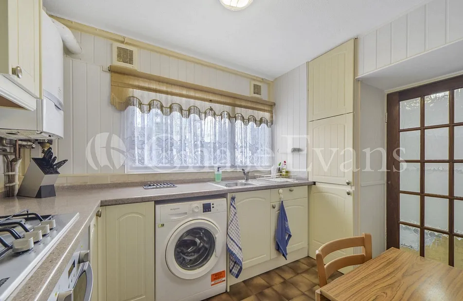 Pegswood Court, Cable Street, Shadwell, London, E1 - Chase Evans