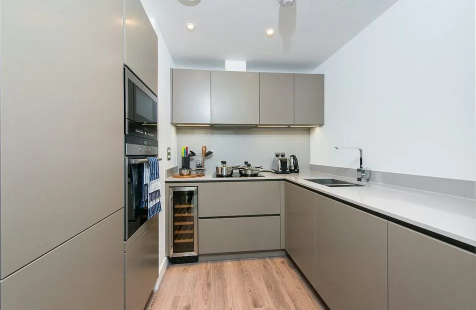Leman Street, Goodmans Fields, Aldgate, London, E1 - Chase Evans