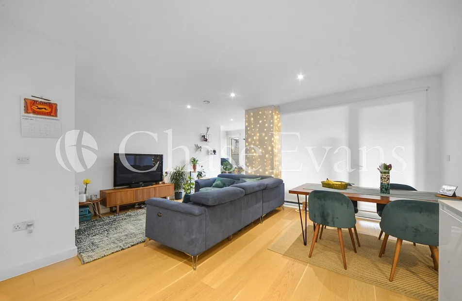 Westferry Road, Isle Of Dogs, London, E14 - Chase Evans