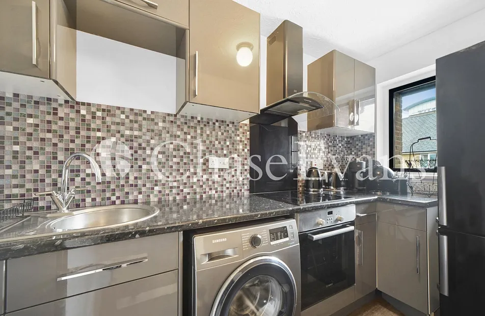 Manchester Road, Isle Of Dogs, London, E14 - Chase Evans