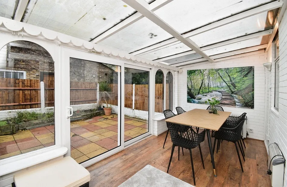 Stebondale Street, Isle Of Dogs, London, E14 - Chase Evans