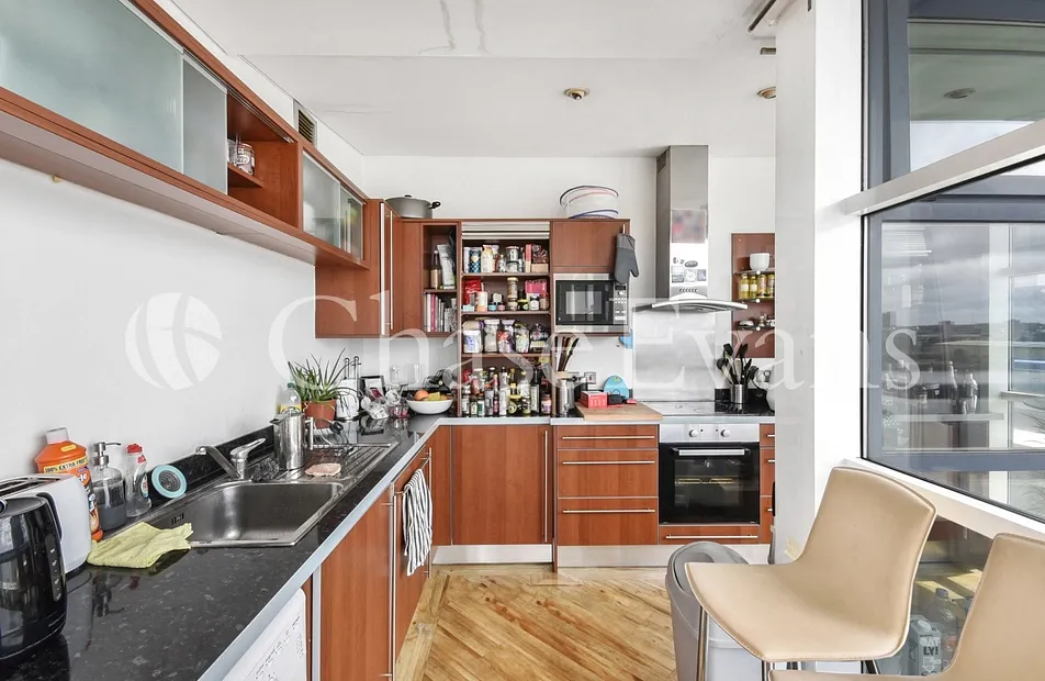 Newton Place, Isle Of Dogs, London, E14 - Chase Evans