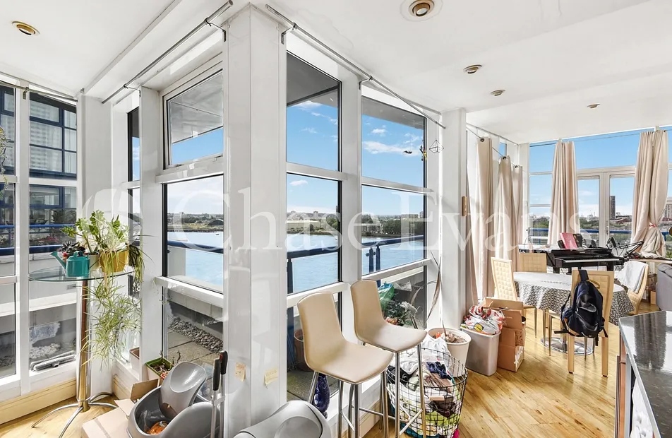 Newton Place, Isle Of Dogs, London, E14 - Chase Evans