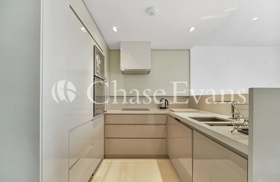 Pan Peninsula, Canary Wharf, London, E14 - Chase Evans