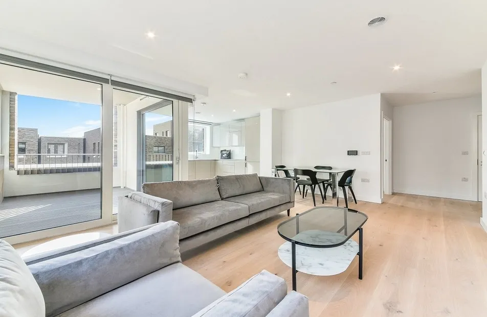 Walworth Road, Elephant & Castle, London, SE17 - Chase Evans