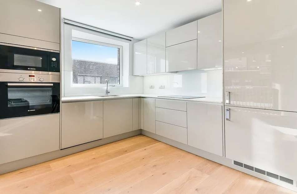 Walworth Road, Elephant & Castle, London, SE17 - Chase Evans